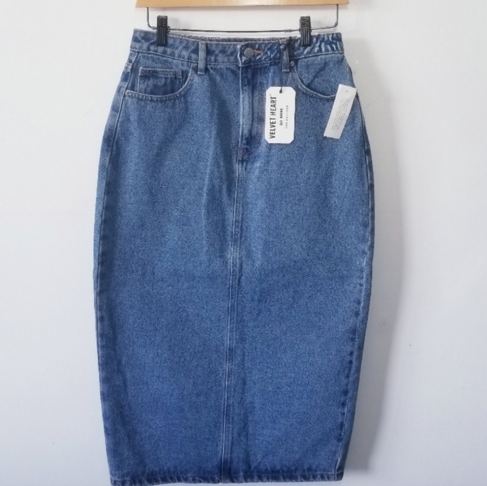 ✨️Brand new Velvet Heart Denim midi skirt- Size 27✨️